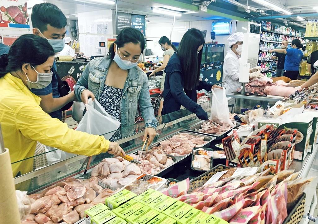 Lúng túng “nhận diện” hàng hóa thiết yếu